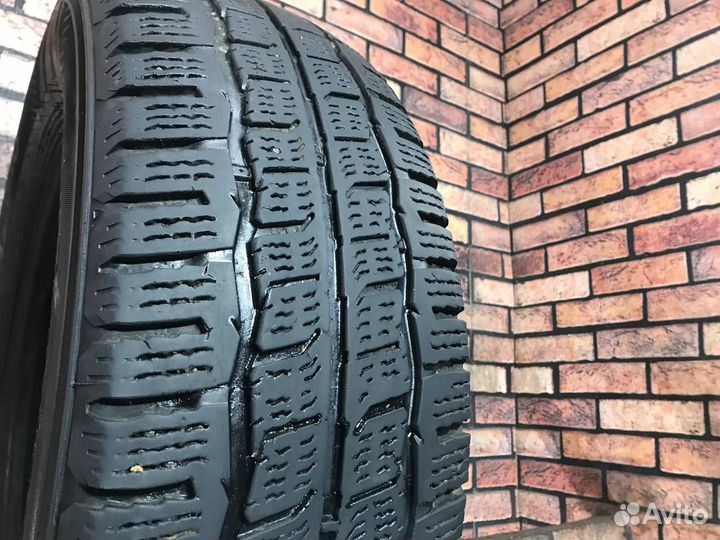 Kumho Winter PorTran CW51 215/70 R15