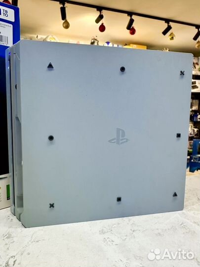 Sony PS4 Pro 1tb God of war limited edition