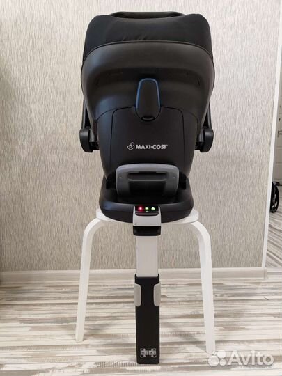 Автолюлька maxi cosi pebble с базой