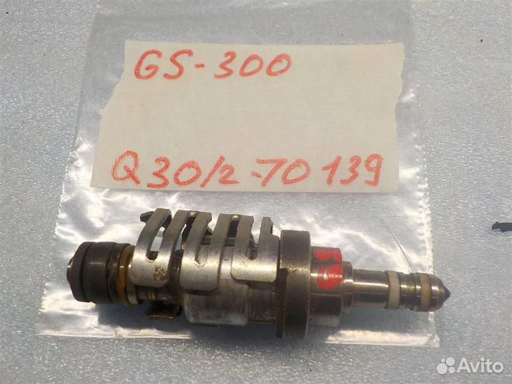 Форсунка инжекторная электрическая Lexus GS 300/3