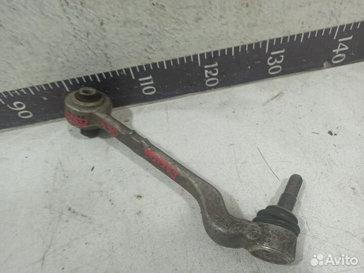 Рычаг передний правый поперечный
