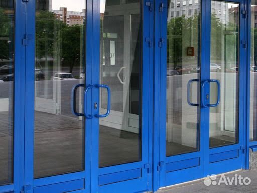 Дверь алюминиевая