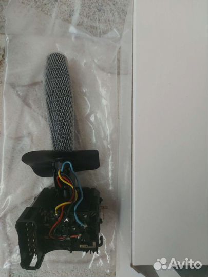 Переключатель поворотов подрулевой Renault Logan 1