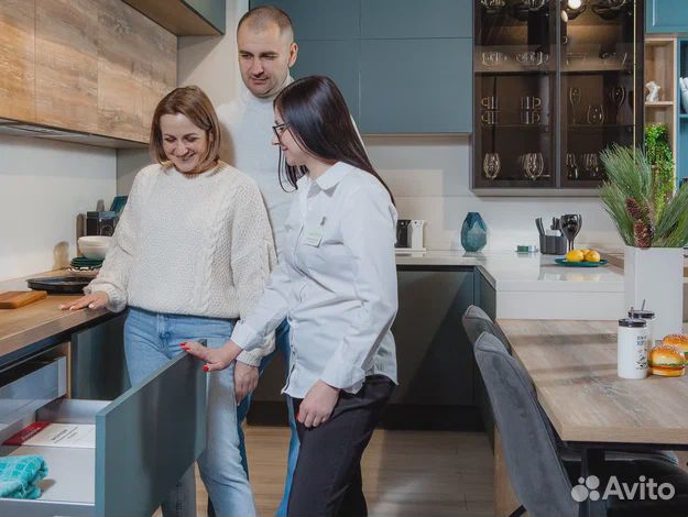 Продавец консультант мебели