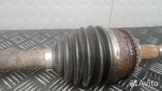 Привод передний правый mitsubishi pajero 4 (ZDN09N101)