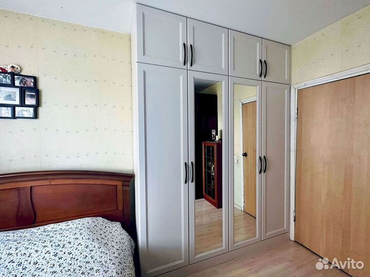 Шкаф современный