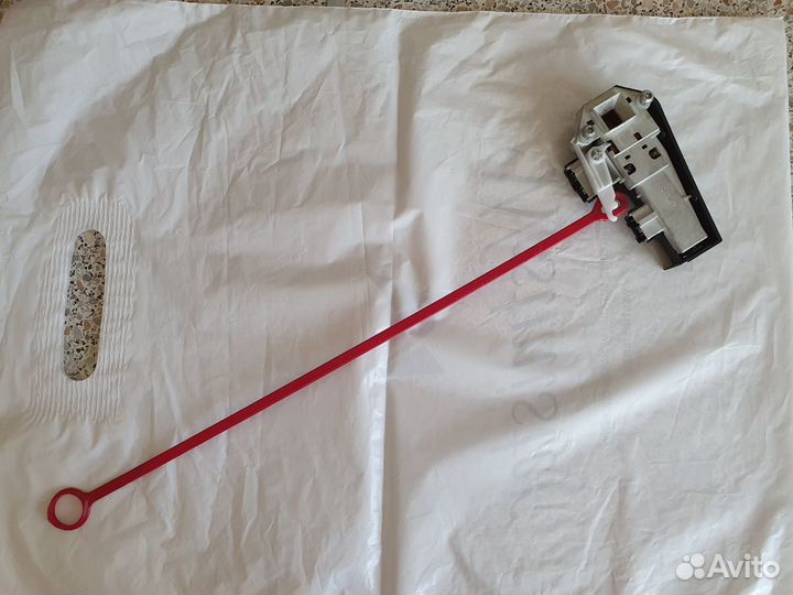 Устройство блокировки люка стиральной машины Bosch