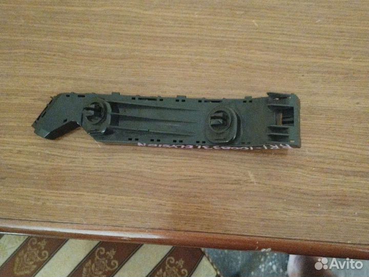 Крепление бампер Honda Elysian передний левый