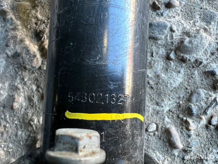Амортизатор передний правый Renault Arkana пробег