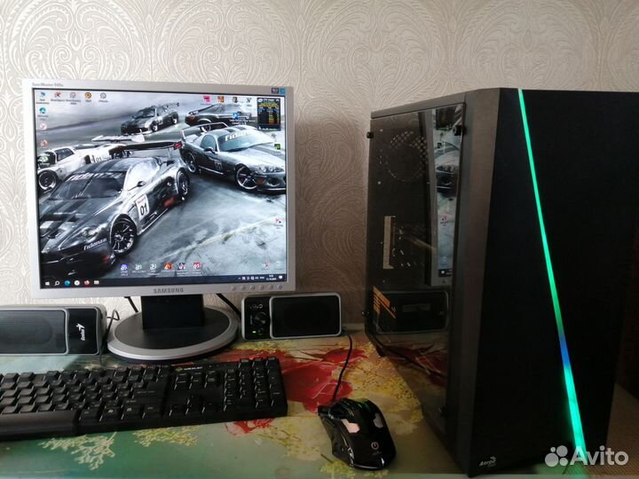 Игровой компьютер с монитором