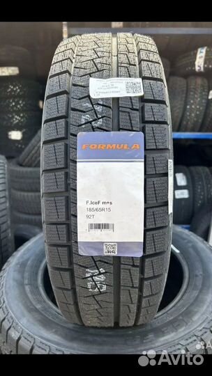 Pirelli Formula Ice FR 215/60 R17