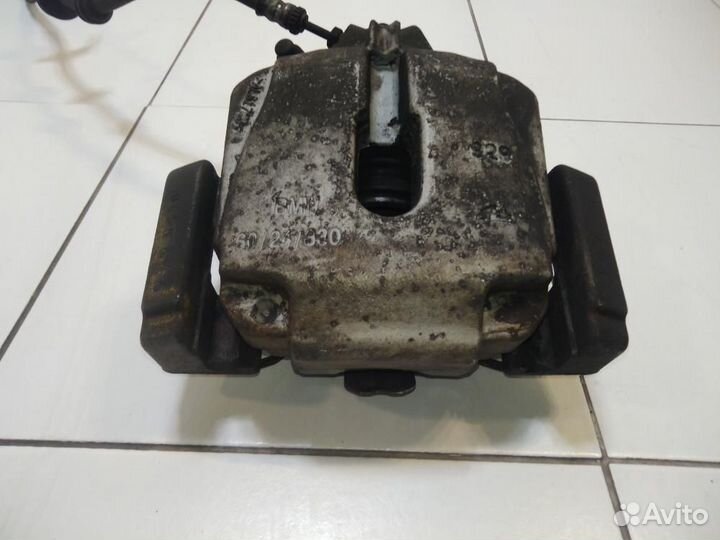 Суппорт передний левый BMW 5-series F10