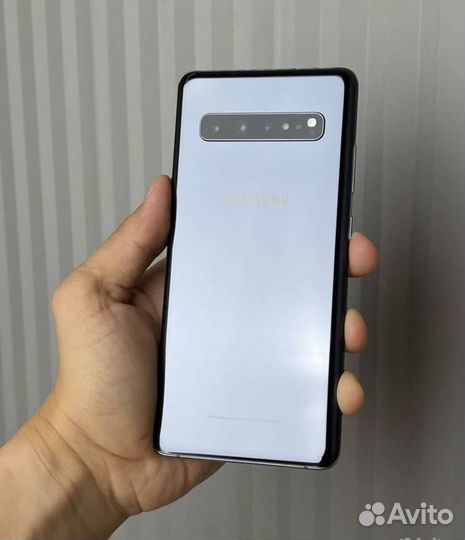 Samsung Galaxy S10+, 8/128 ГБ