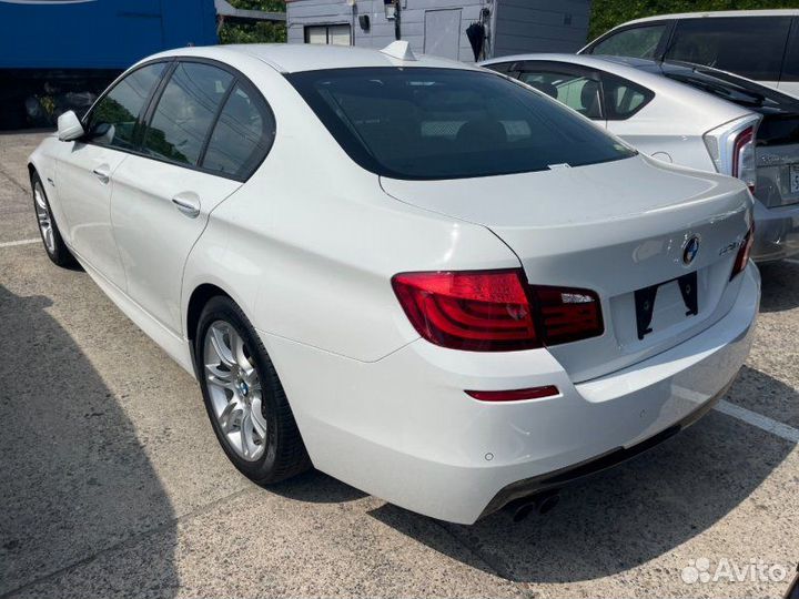 Решетка радиатора передняя левая Bmw F10 3.0 2011