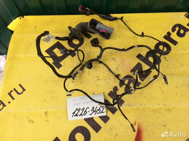 Проводка передней правой двери Opel Astra J 5D