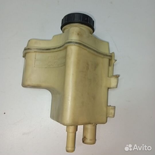 Бачок гура Renault symbol 1