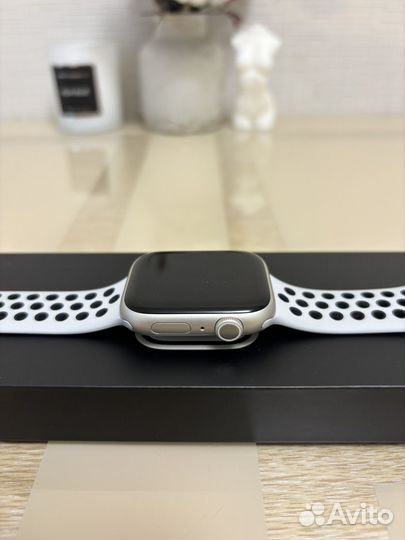 Apple Watch 7 45 mm Starlight