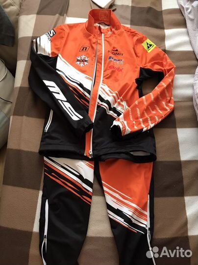 Разминочный костюм