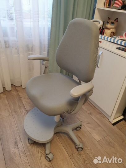 Компьютерное кресло для школьника