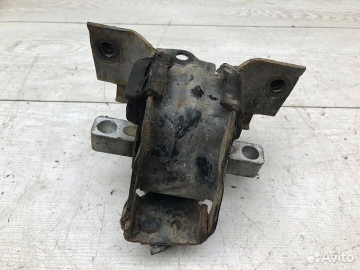 Опора двигателя Skoda Fabia 2 cggb 2011