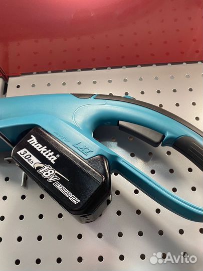 Аккумуляторная триммер Makita DUR181RF