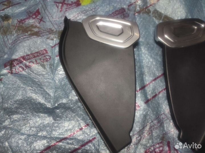 Накладка торпедо боковая range rover sport 2