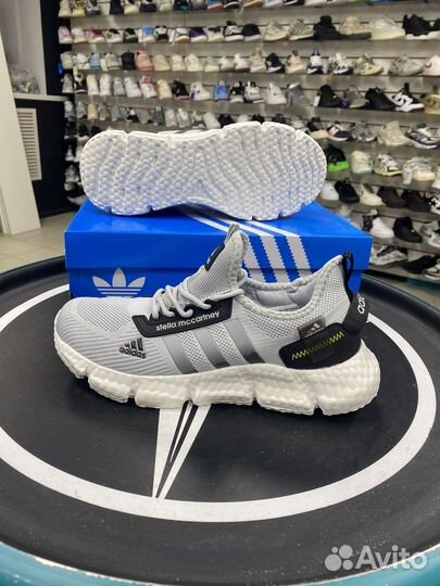 Кроссовки Adidas легкие