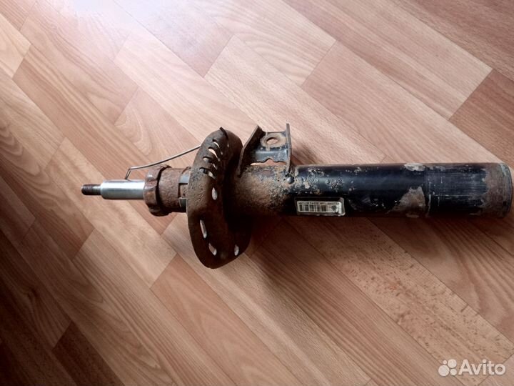 Амортизаторы passat b6