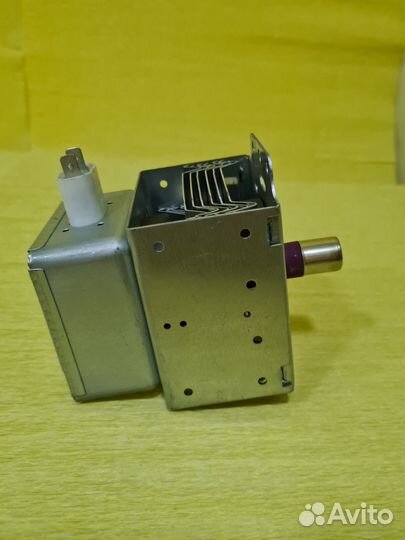 Магнетрон для микроволновки LG 950w (2m214 21tag)