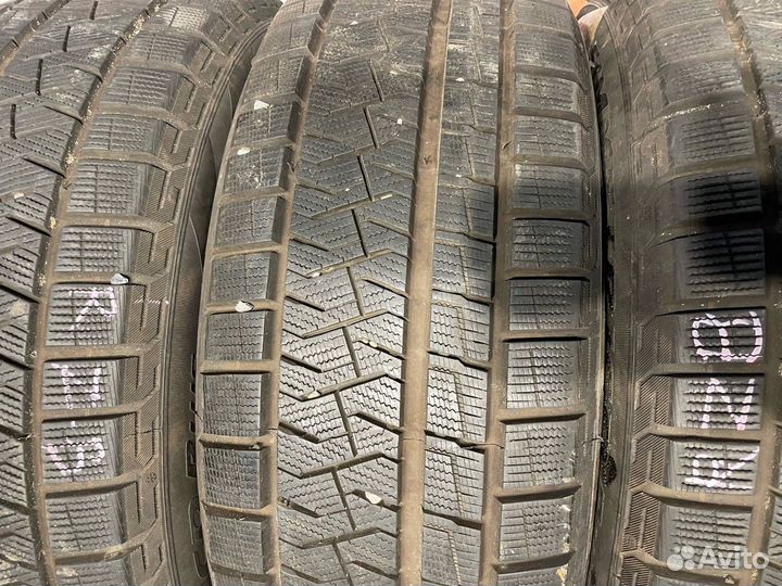 Pirelli Ice Asimmetrico Plus 215/60 R17