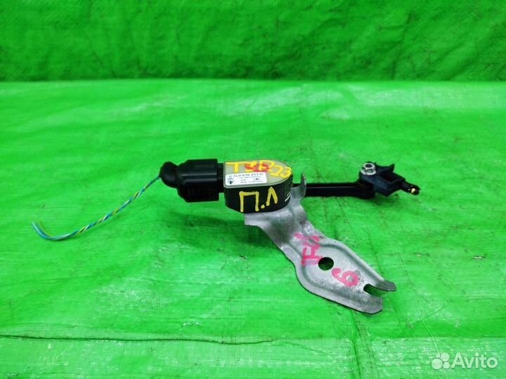 Датчик высоты дорож. просв. п/л Touareg/Cayenne/Q7