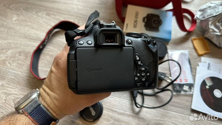 Продам фотоаппара Canon 650D