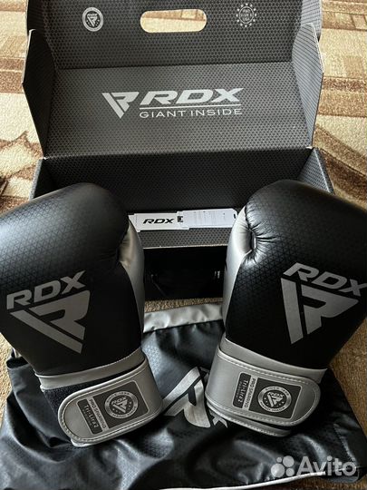 Боксерские перчатки RDX