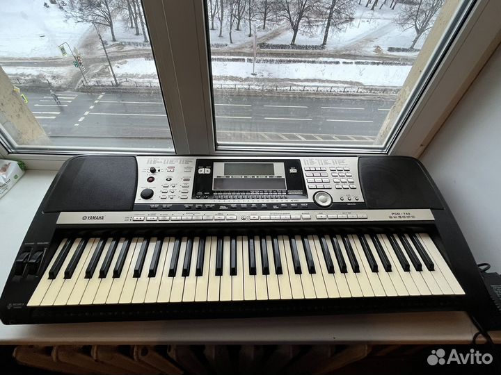 Синтезатор Yamaha psr 740