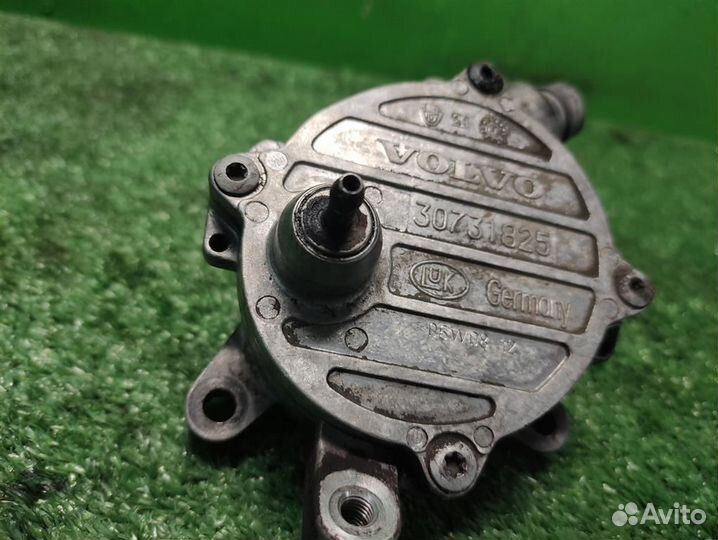 Насос вакуумный Volvo XC90 2006