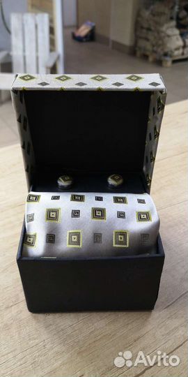 Набор шёлковый галстук запанки платок