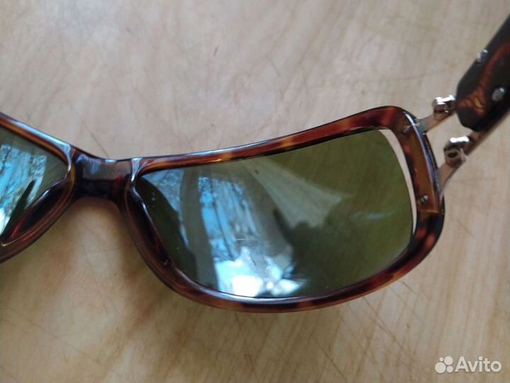 Солнцезащитные очки