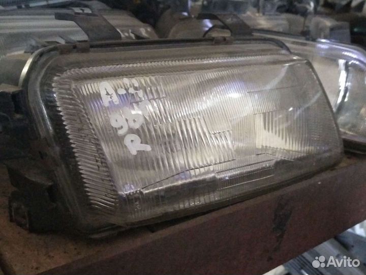 Передние фары Ауди А4 В5