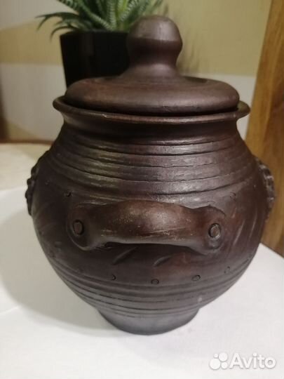 Глиняный горшок