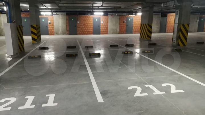 Машиноместо, 13 м²