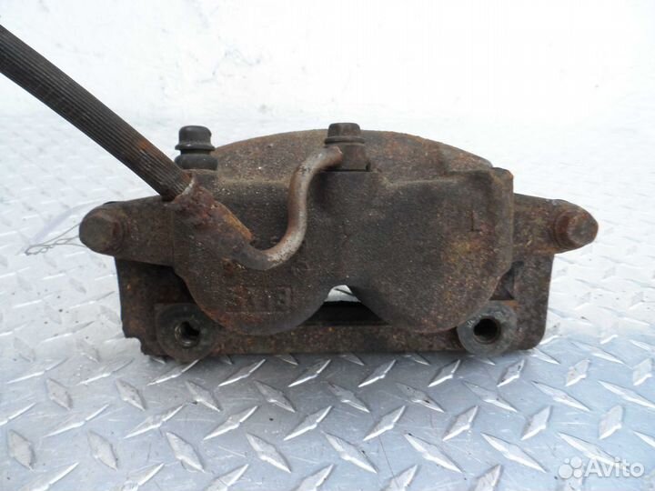 Суппорт передний правый Nissan Titan 1 Crew Cab