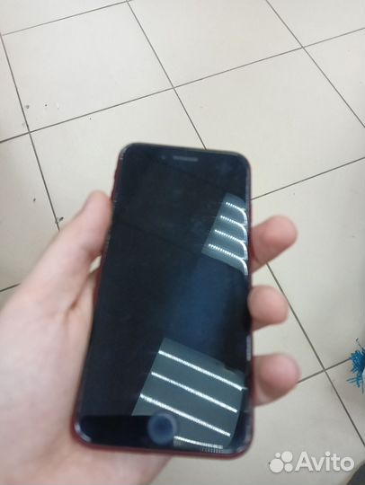 Телефон iPhone se 2020