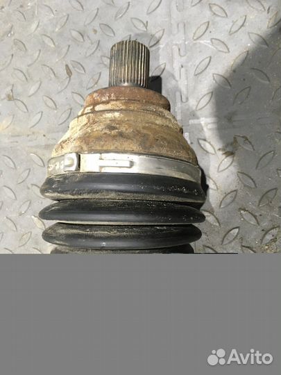 Полуось (привод) передний правый