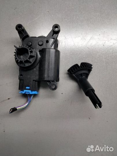 Моторчик заслонки печки Seat Leon Fr 3дв cjsa 2018