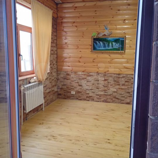 Торговая площадь, 180 м²