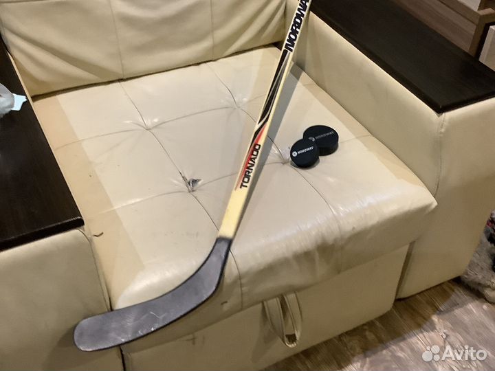 Клюшка хоккейная