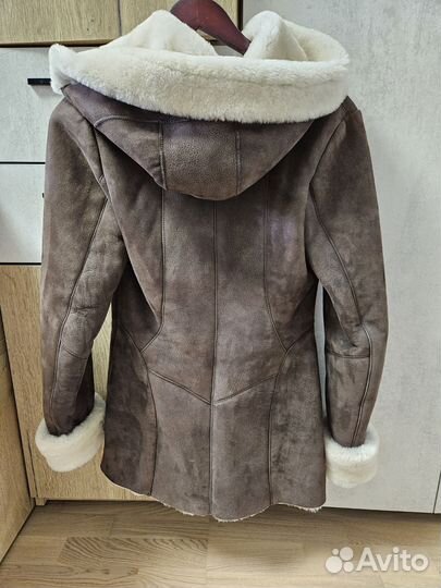 Дубленка натуральная женская с капюшоном