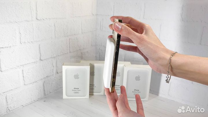 Apple MagSafe battery pack