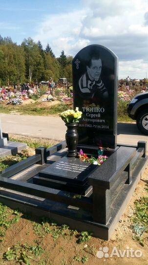 Памятники из гранита и мрамора