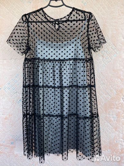 Комплект женских вещей (платья)